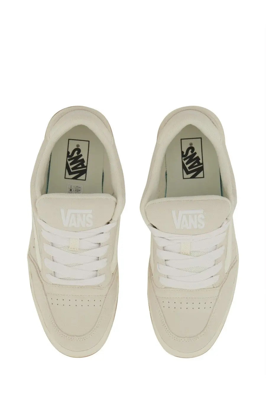 Cream-colored Vans men’s sneaker Hylane with white laces and minimalist design perfect for casual wear