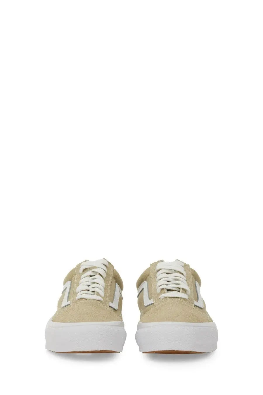 Beige suede Vans unisex Old Skool XL sneaker with white laces and a thick white rubber sole