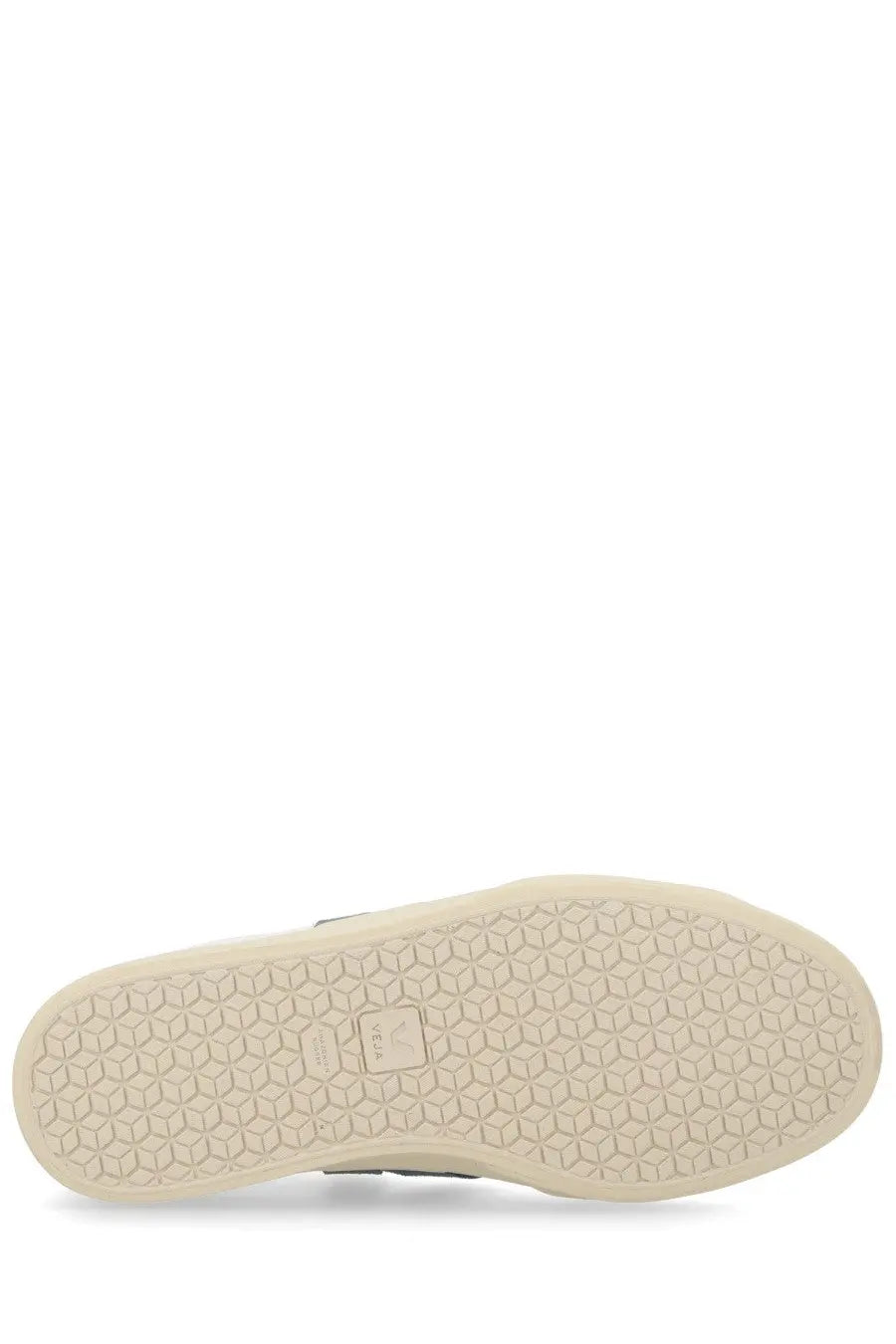 Veja unisex sneaker campo white cream-colored rubber sole with hexagonal tread pattern and rectangular brand label