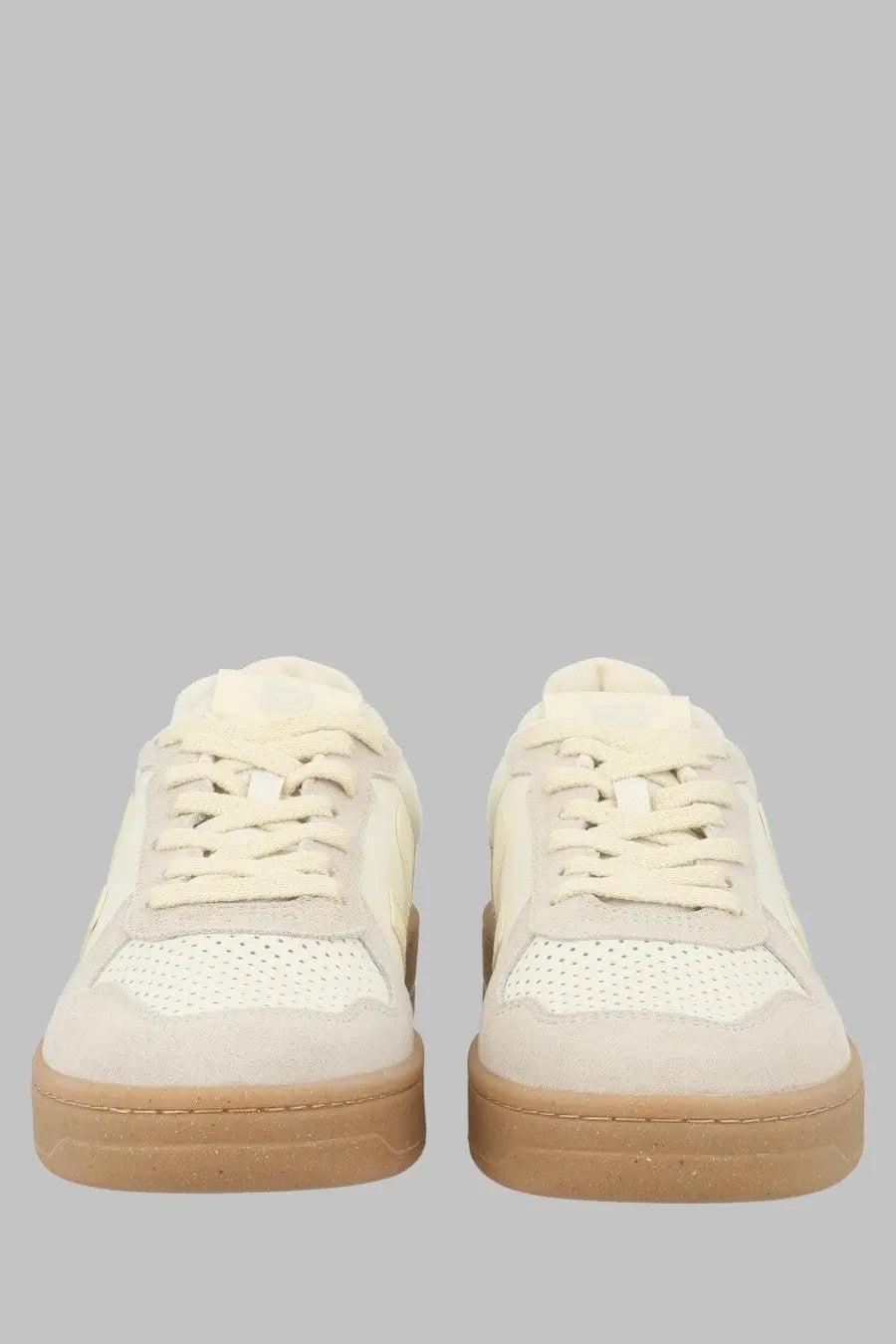 Veja unisex sneaker grey in cream-colored suede and mesh with a tan rubber sole for casual wear