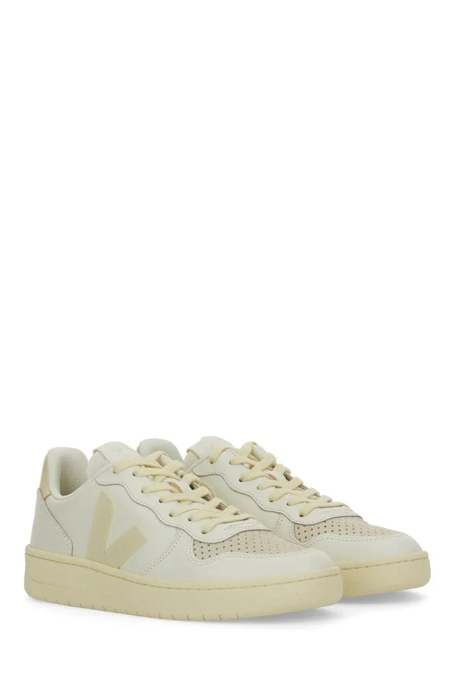 Veja women’s sneaker beige cream-colored leather with subtle beige v logo on the side for casual wear