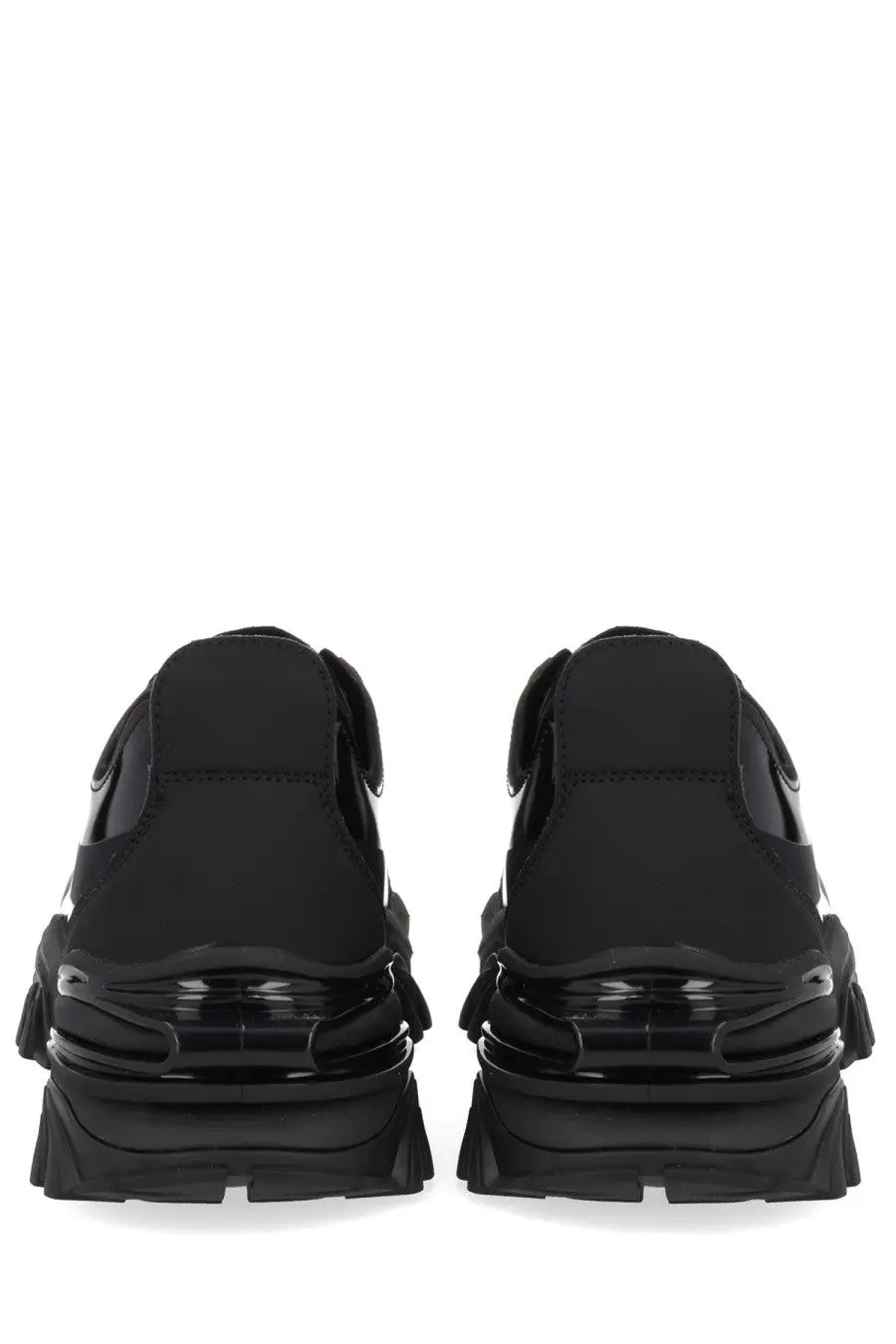 Versace jeans couture men’s new trail sneaker black with chunky platform sole and glossy patent leather accents