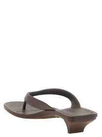 Gucci Vittoria Flip Flops Brown