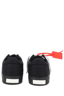 Off-White men’s sneaker vulc low black black canvas sneakers with white rubber soles and bright orange lace tag