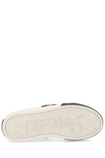 Off-White men’s sneaker Vulc Low white with white rubber sole embossed chevron patterns and black edge detailing