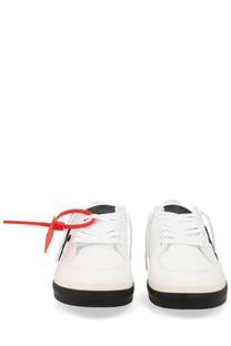 Off-white mens sneaker Vulc Low white with black soles and a distinctive red zip tie threaded through the laces