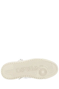 Off-white women’s sneaker low top court white showing white sole with embossed logo and zigzag tread pattern