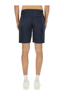 Woolrich men’s dark navy wool cargo shorts with two large side pockets and a belt loop waistband