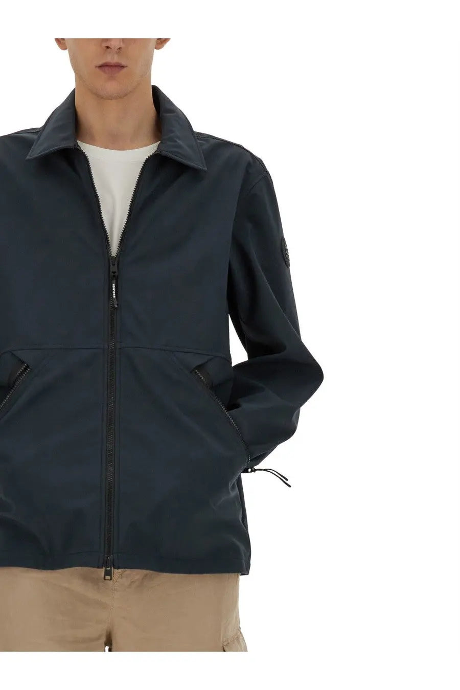 Woolrich men’s dark navy blue lightweight nylon jacket with classic collar and front zipper