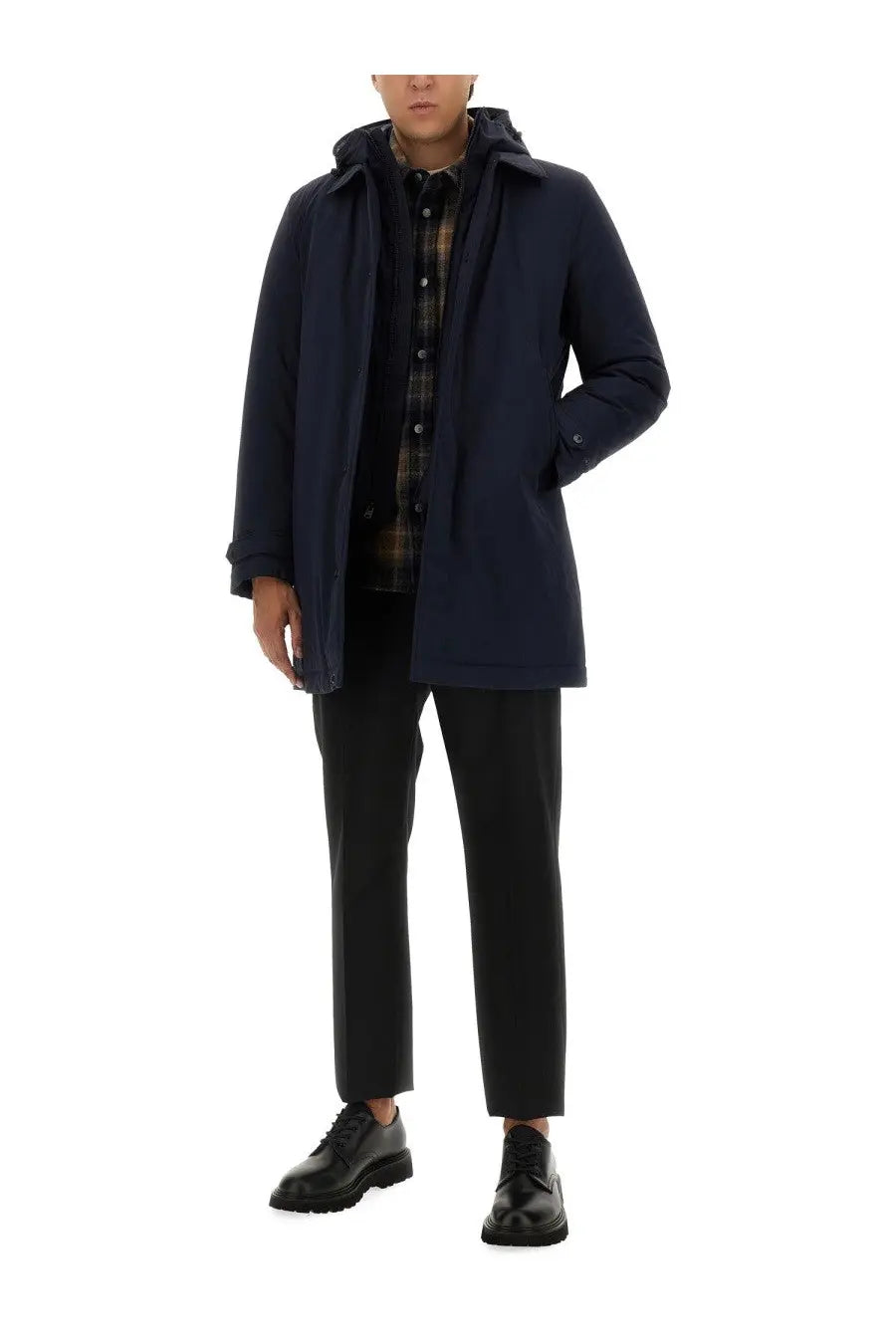 Woolrich men’s nylon jacket blue in navy with a hooded trench coat design and subtle stitching details
