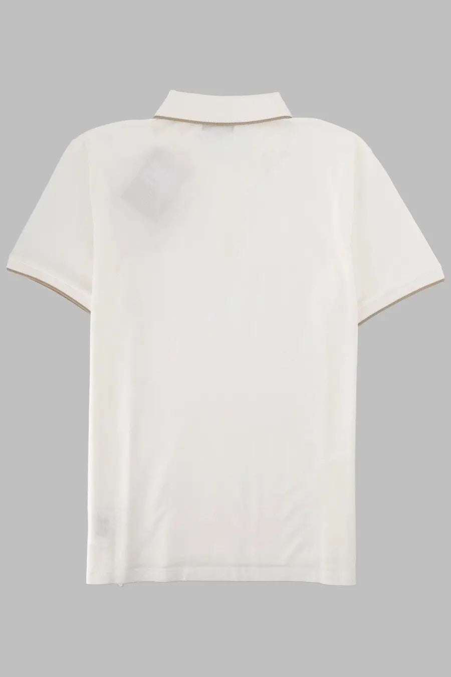 Woolrich men’s polo Monterey in piqué white features a crisp white cotton shirt with classic collar and short sleeves