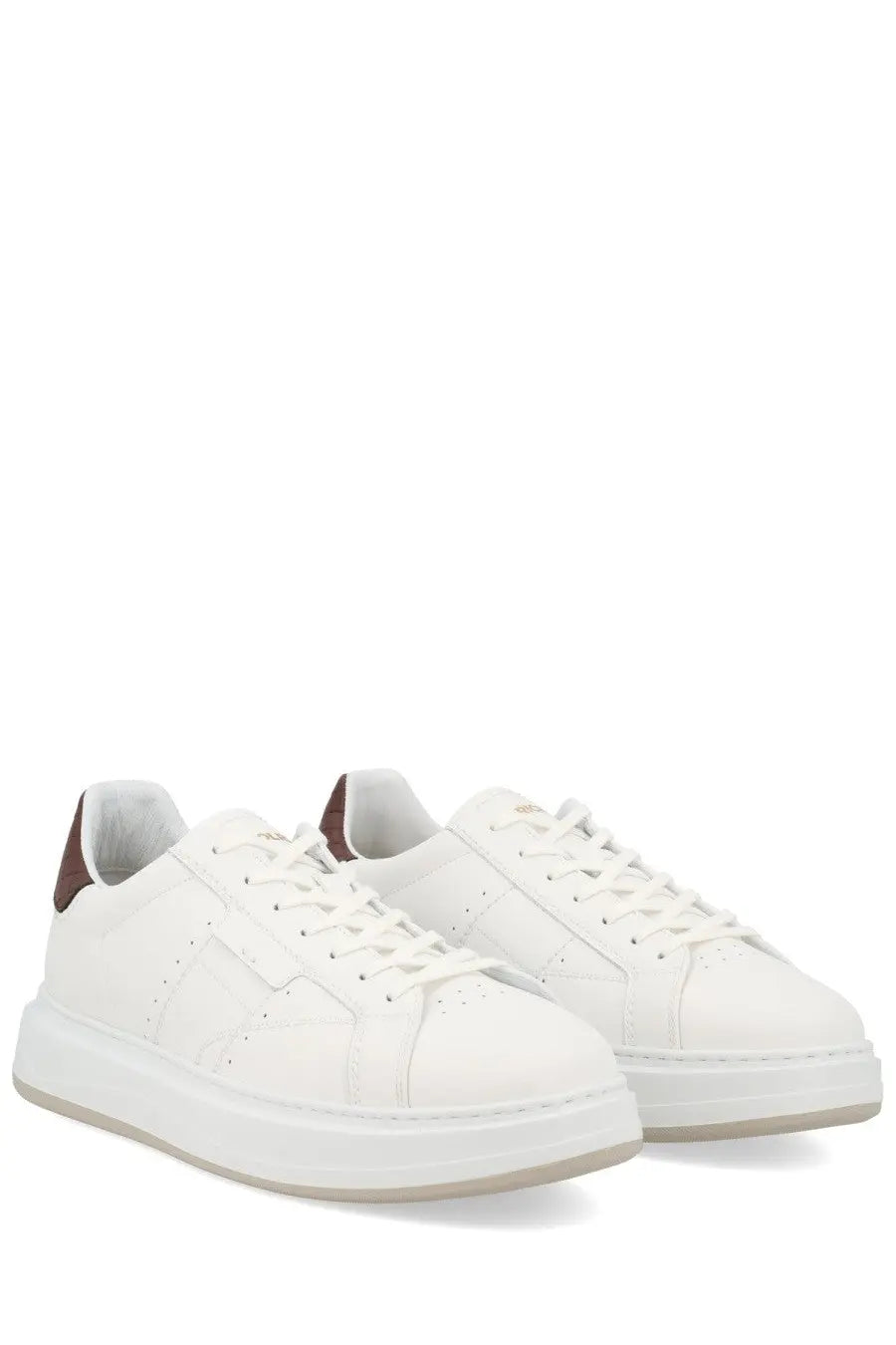 Woolrich men’s sneaker Arrow white with white leather, chunky sole, and brown leather heel tabs visible from the back