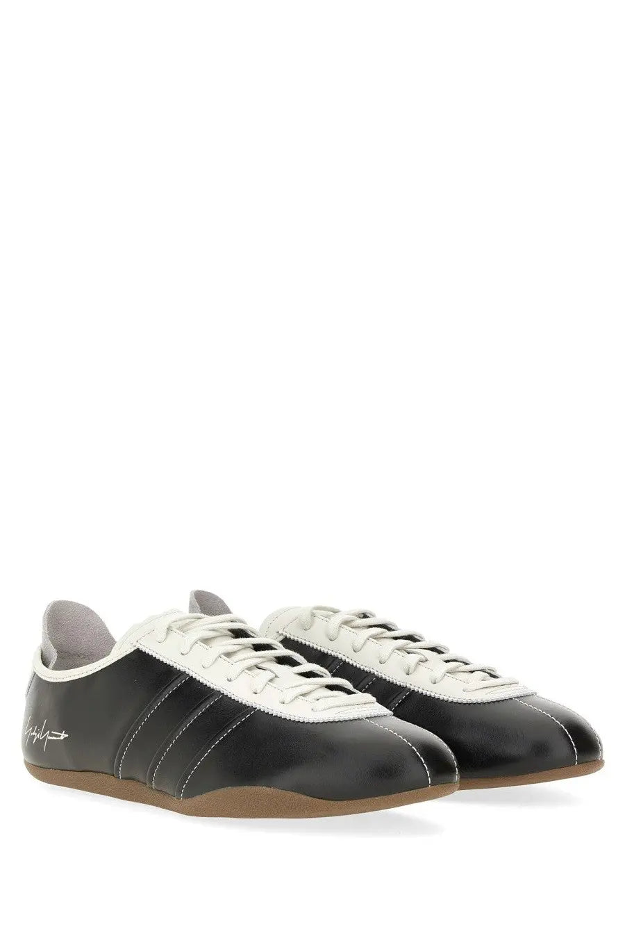 Y-3 men’s sneakers Tokyo black black and white leather low-top design with contrasting stitching and tan rubber sole