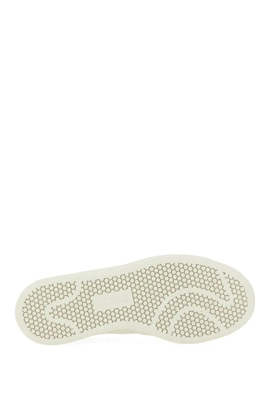 White rubber sole with hexagonal tread and subtle branding on y-3 men’s stan smith sneaker grey