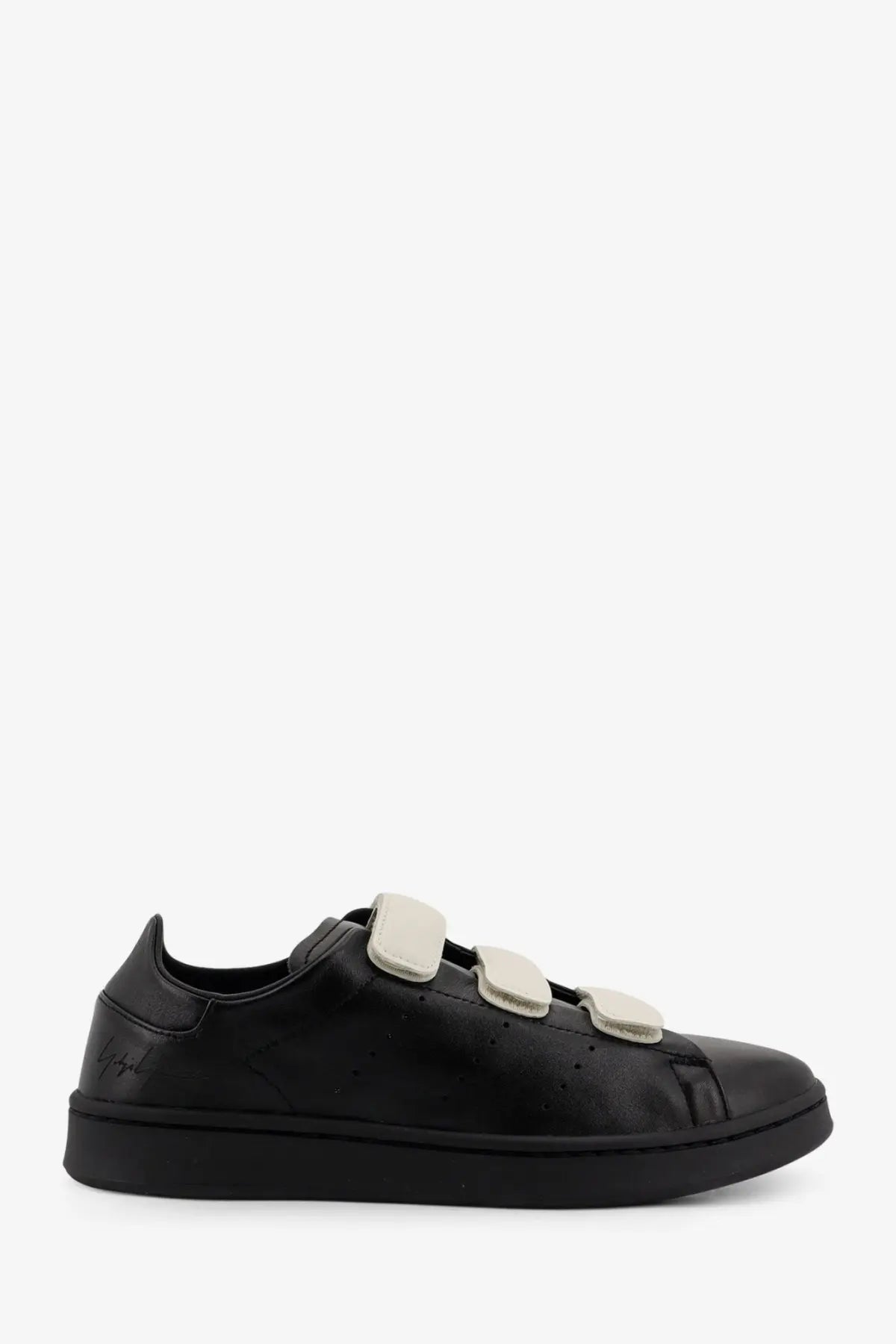 Black leather y-3 stan smith men’s sneaker with three white velcro straps in grey color