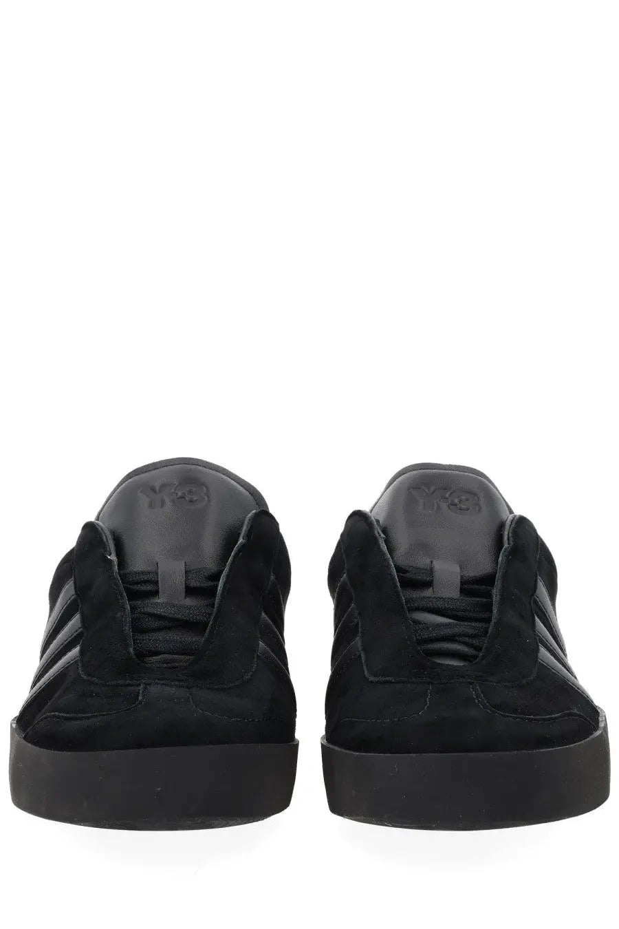 Y-3 unisex gazelle sneaker black made of black suede with three black stripes and matching rubber sole