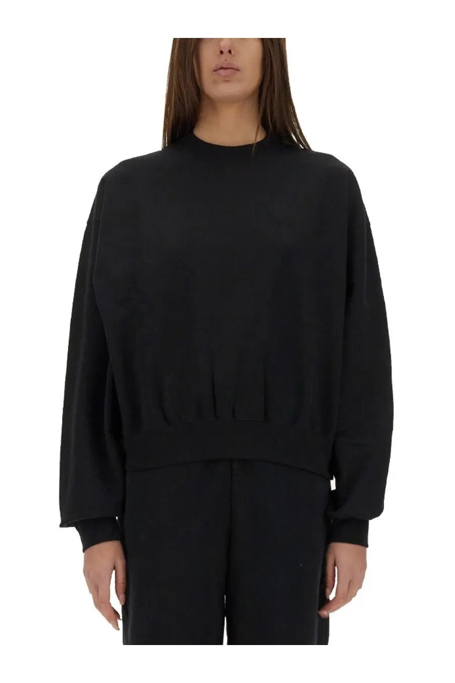 Black oversized Y-3 women’s crewneck sweatshirt with ribbed hem and cuffs made from soft fabric for casual wear